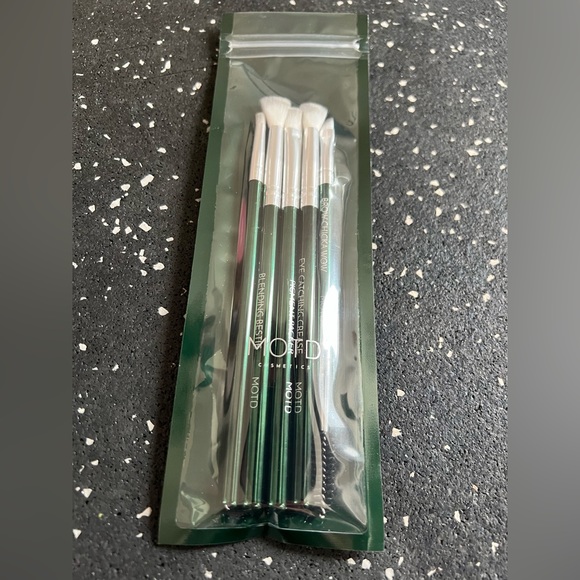 MOTD COSMETICS | Eyebrush Set - Picture 3 of 5